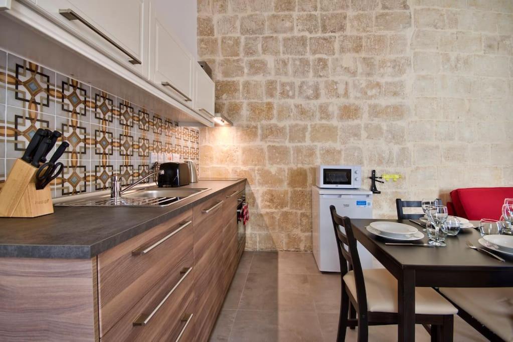 Vallettastay Old Lodge Apartment 3 ภายนอก รูปภาพ