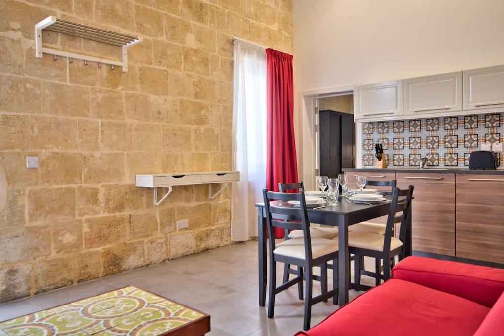 Vallettastay Old Lodge Apartment 3 ภายนอก รูปภาพ